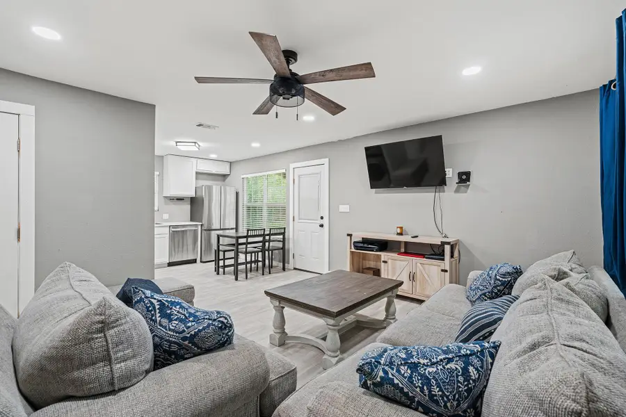 805 Hickory St, Rockdale, TX 76567 - Image #2