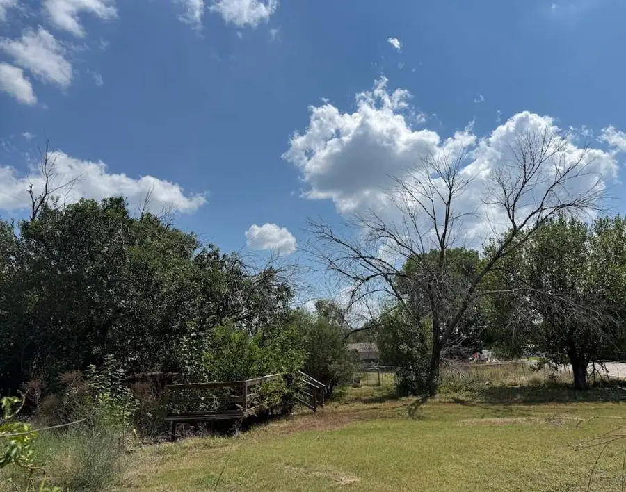 222 W Dogwood St, Nolanville, TX 76559 - #2
