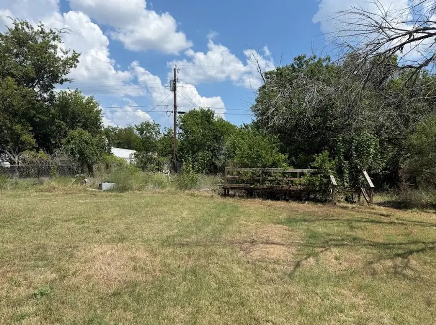 222 W Dogwood St, Nolanville, TX 76559 - #3