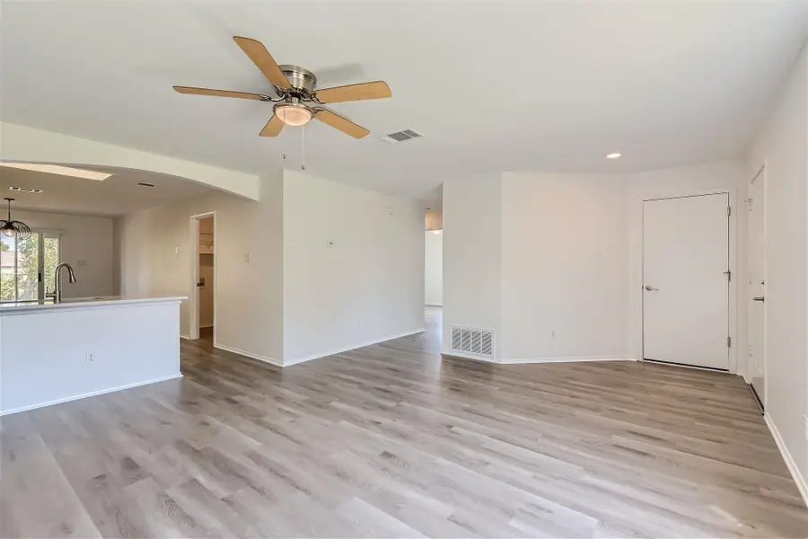 131 Hilldale Ct, Kyle, TX 78640 - Image #3