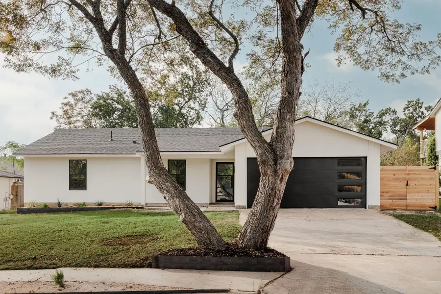 2009 Lear Ln, Austin, TX 78745 - Image #2