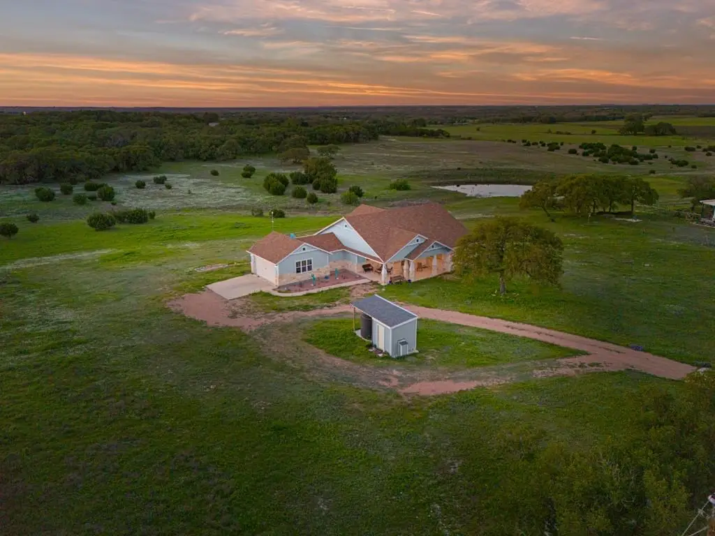 160 Red Stag Ct, Lampasas, TX 76550 - #1