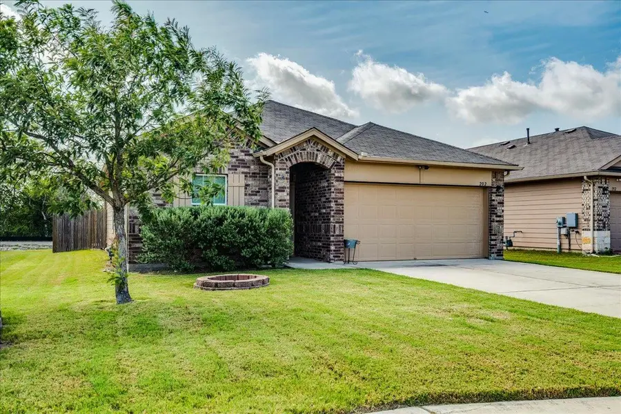 202 Hess Dr, Kyle, TX 78640 - #2