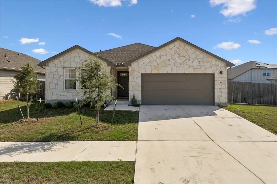 104 Greenspire Downs Dr, Hutto, TX 78634 - #2