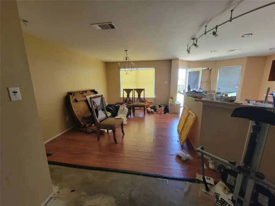 407 Saul St, Hutto, TX 78634 - #3