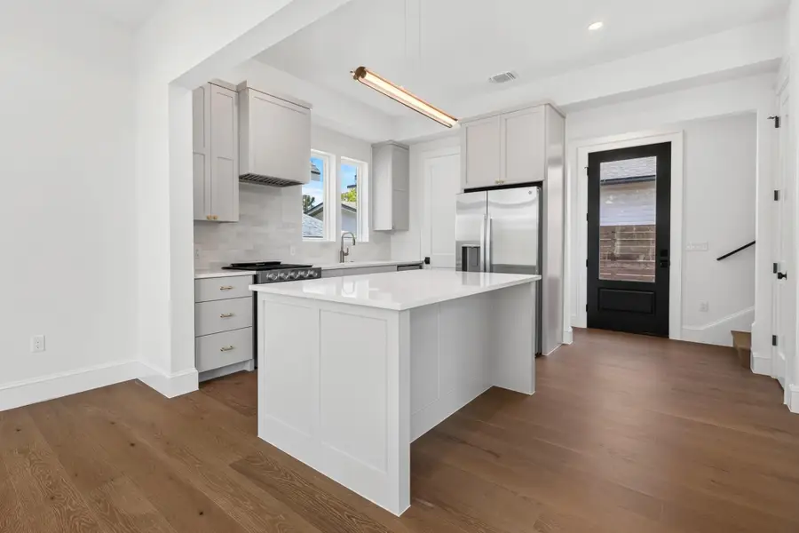 1410 Perez St #2, Austin, TX 78721 - #3