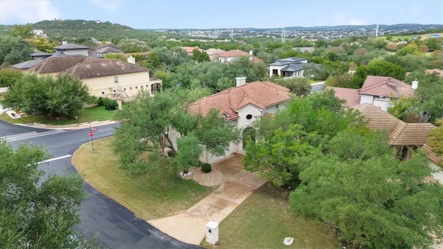 6 Monarch Oaks Ln, Austin, TX 78738 - Image #3
