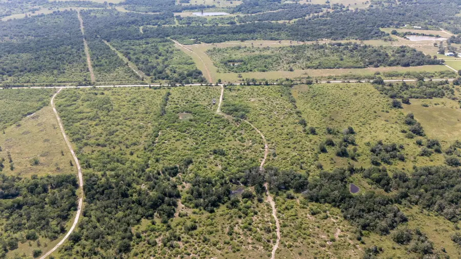 000 County Road 420, Waelder, TX 78959 - #2