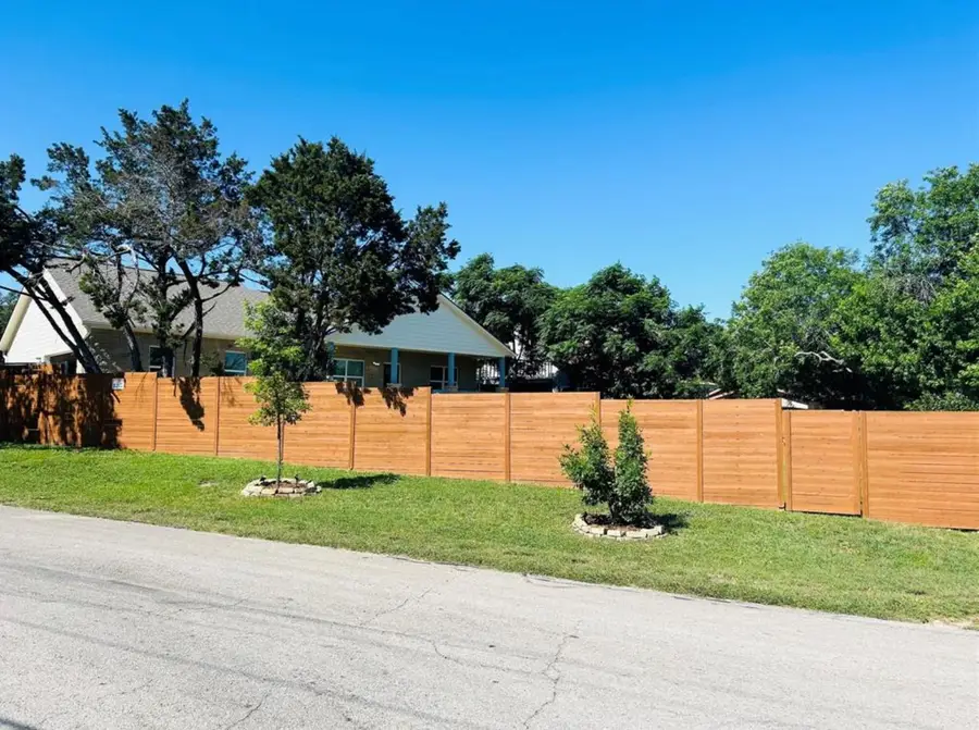 18322 Lake Oaks Dr, Jonestown, TX 78645 - Image #2