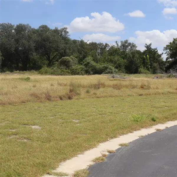 108 Mesones Rd, Florence, TX 76527