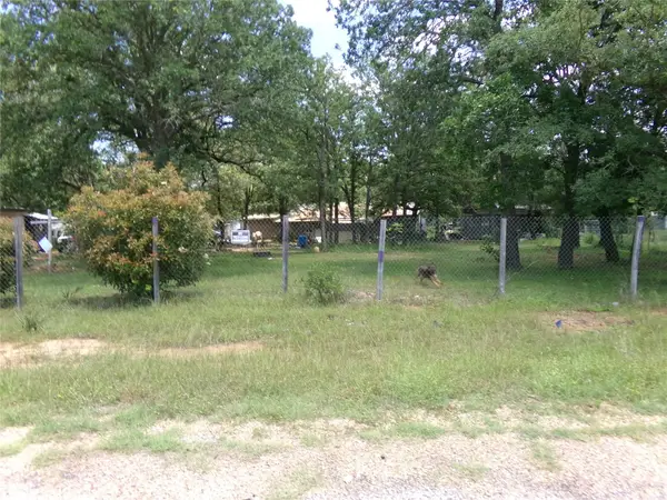 386 Hidden Oaks Dr, Elgin, TX 78621