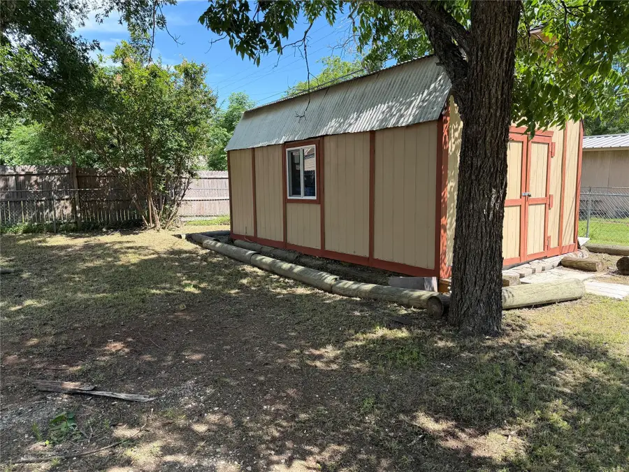 650 W Vaughan St, Bertram, TX 78605 - #2