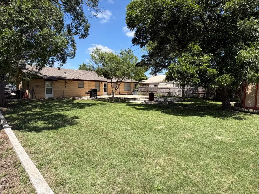 650 W Vaughan St, Bertram, TX 78605 - #3