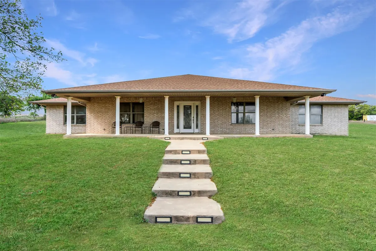 640 W F Ave, Milano, TX 76556 - #1