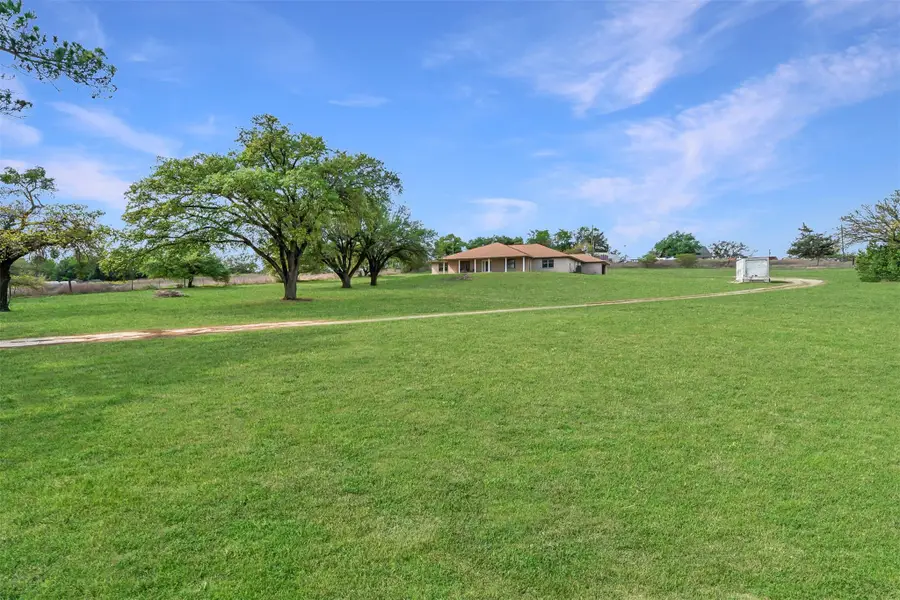 640 W F Ave, Milano, TX 76556 - #2