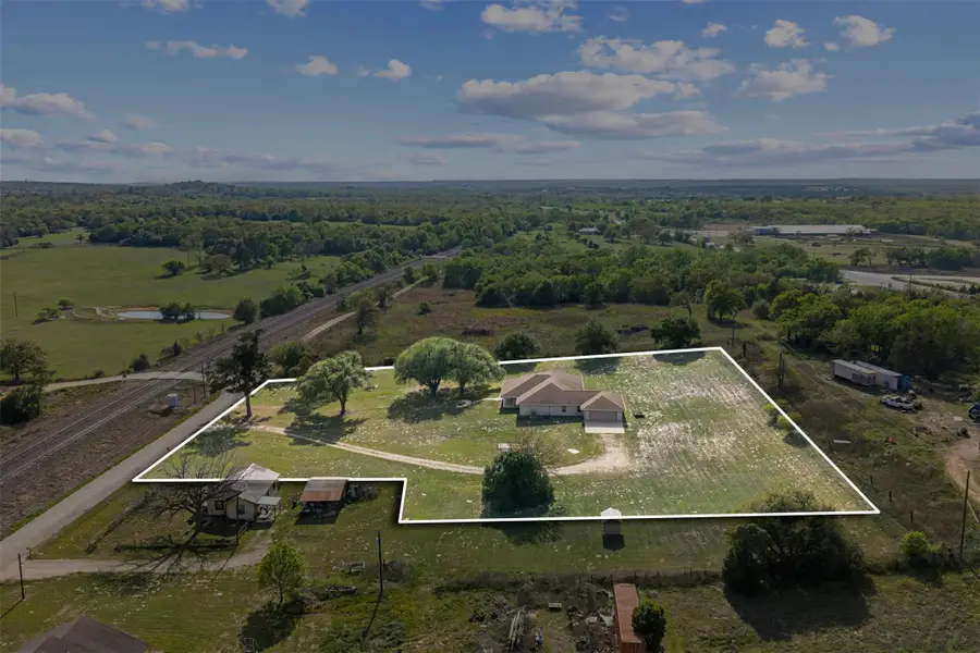 640 W F Ave, Milano, TX 76556 - #3