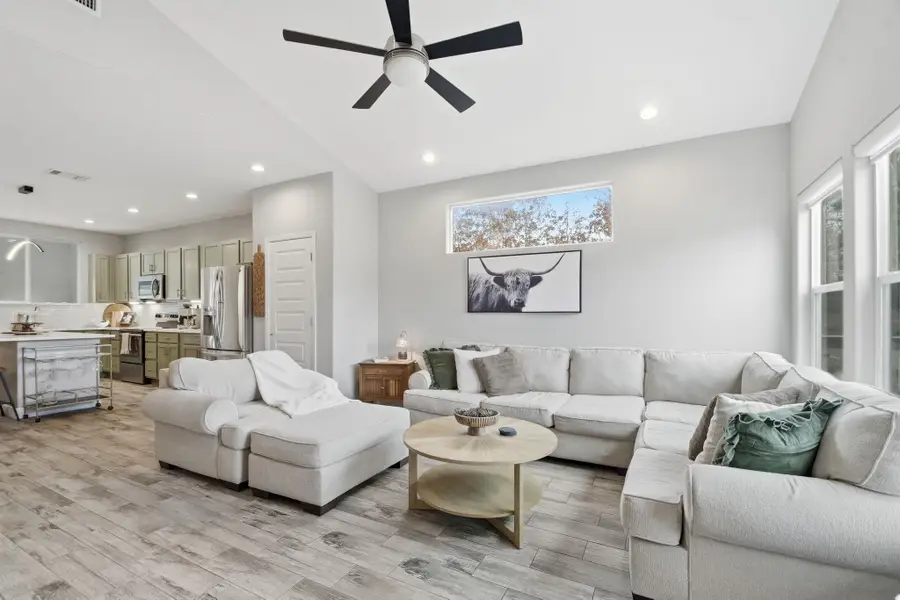 104 Kahalulu Dr, Bastrop, TX 78602 - #3