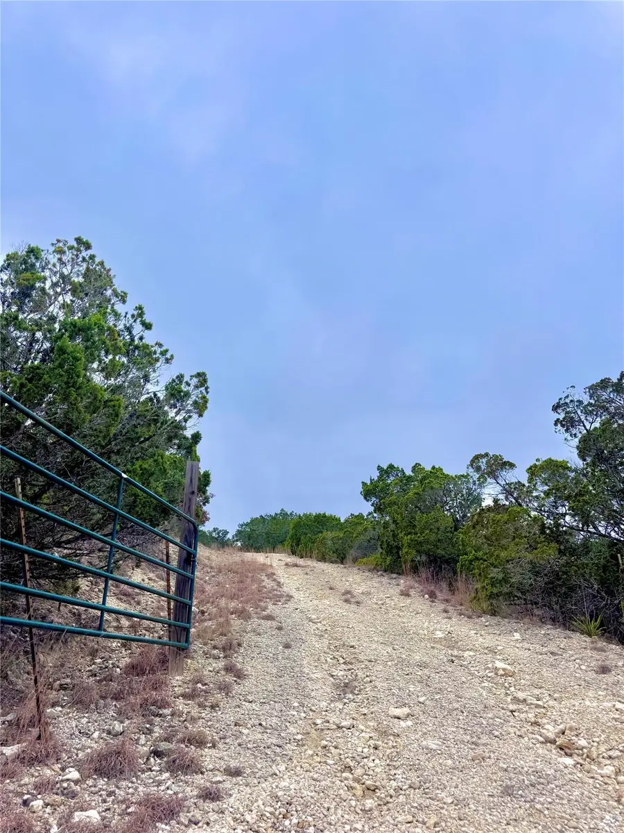 123 Fox Trail Dr, Center Point, TX 78013 - #3