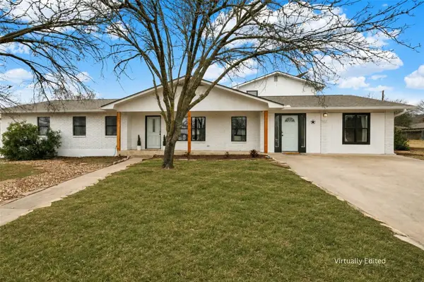 217 W Driftwood Dr, Fredericksburg, TX 78624