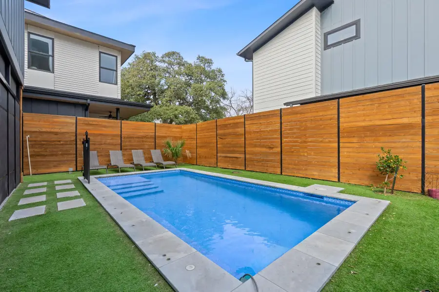 606A Clifford Dr, Austin, TX 78745 - Image #2