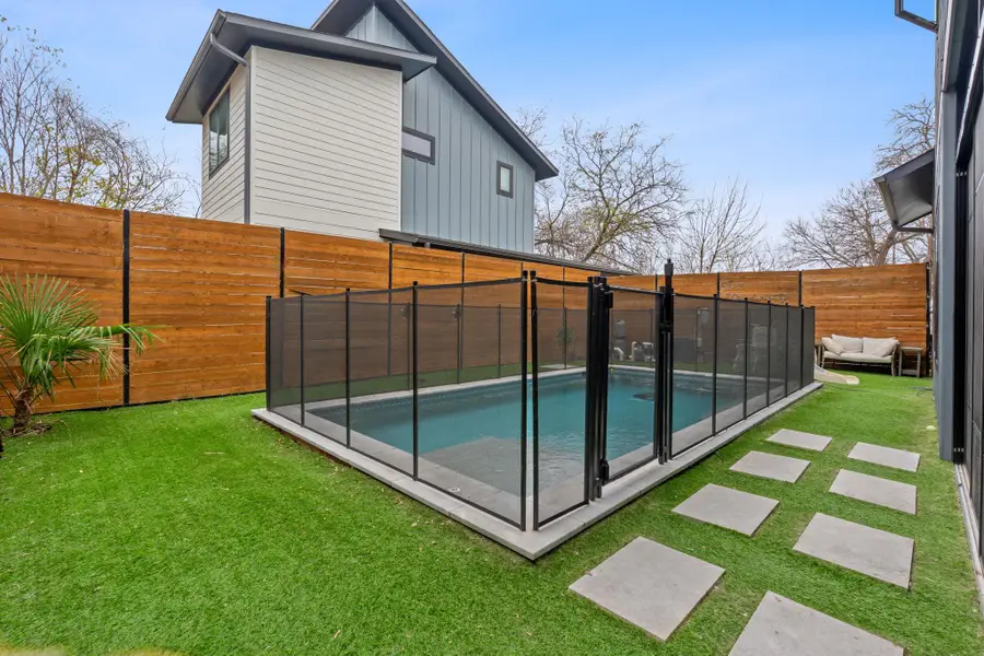 606A Clifford Dr, Austin, TX 78745 - Image #3