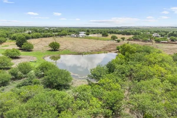 3315 Dry Creek Rd, Lockhart, TX 78644