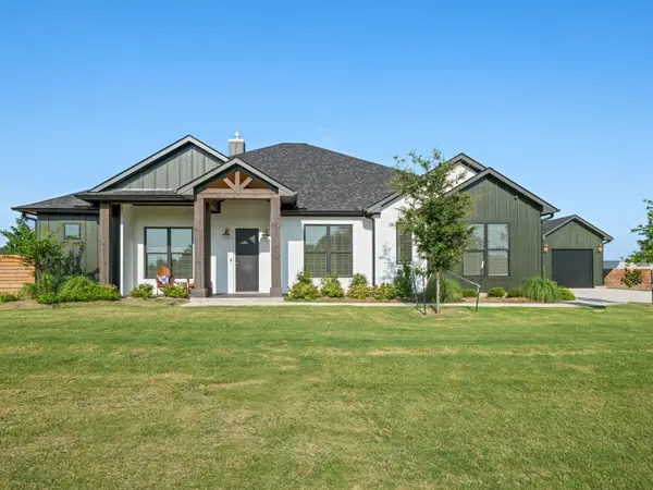 131 Hydrangea Dr, Smithville, TX 78957