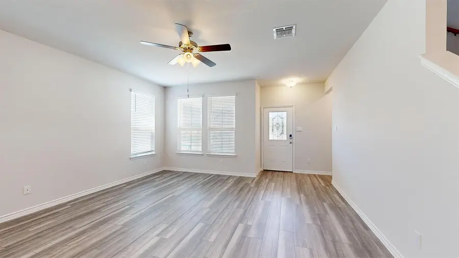 225 Dora Dr, Killeen, TX 76542 - #3