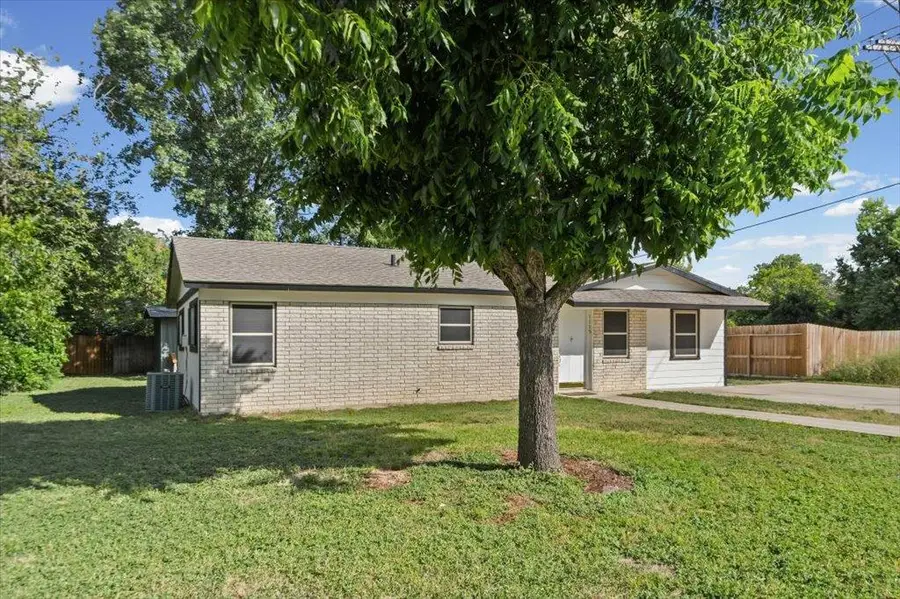 1115 Sycamore St, San Marcos, TX 78666 - #2