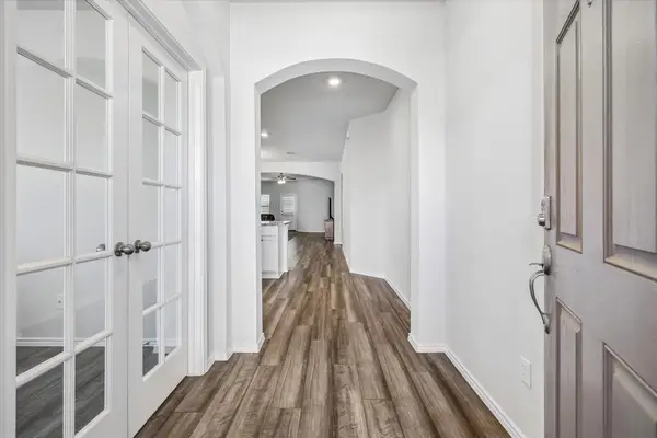 168 Onna St, Taylor, TX 76574