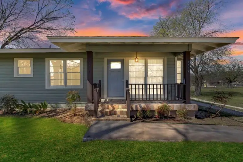 1309 Sloan St, Taylor, TX 76574 - #1