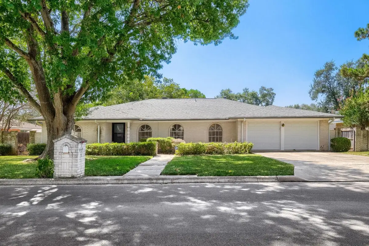 6018 Woodwick Dr, Windcrest, TX 78239 - #1