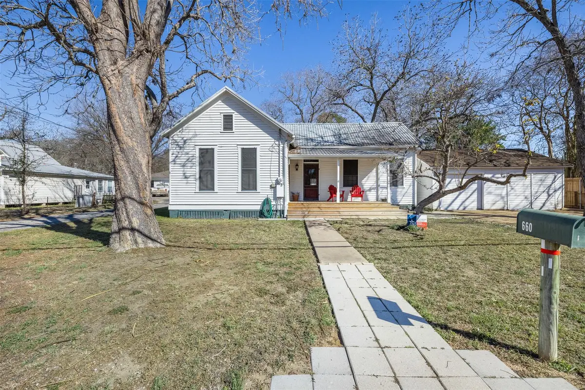 660 N Main St, La Grange, TX 78945 - Image #1