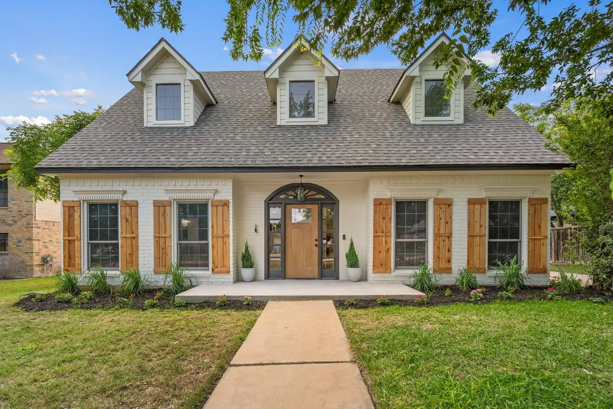 1102 Twin Creek Dr, Pflugerville, TX 78660 - #1