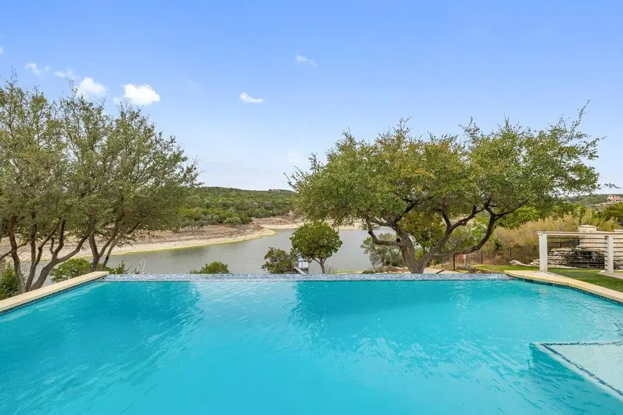 821 S Angel Light Dr, Spicewood, TX 78669 - #2