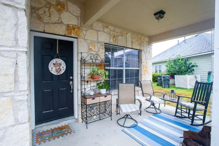 904 Elmwood Dr, Georgetown, TX 78628 - #2