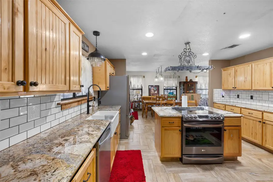 7393 N State Highway 80, Nixon, TX 78140 - #3