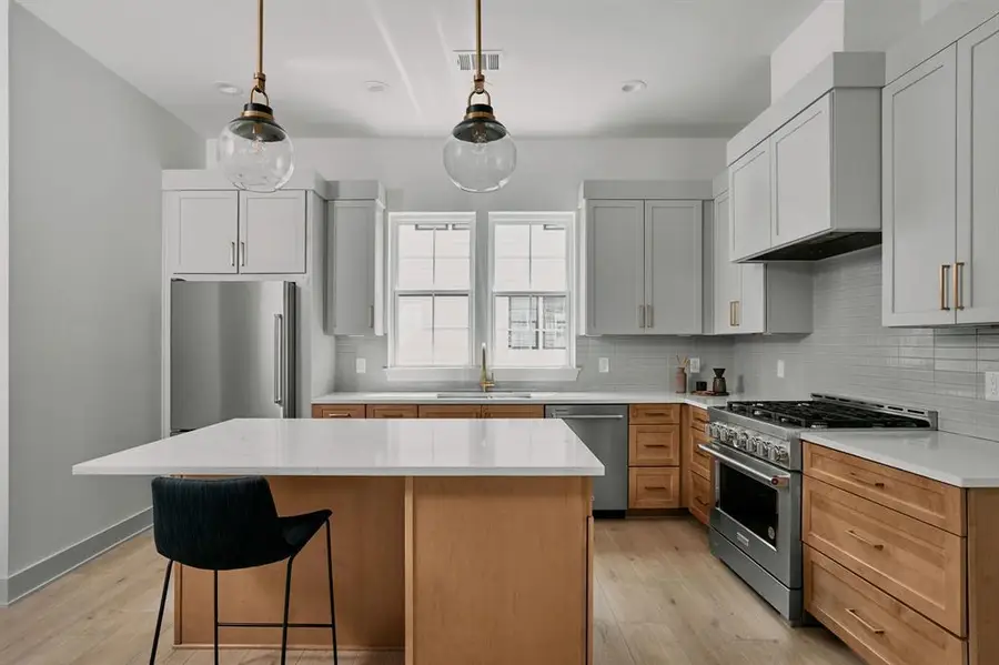 2209 Woodland Ave #203, Austin, TX 78741 - #3