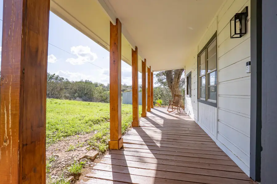 1012 Hill St, Burnet, TX 78611 - #2