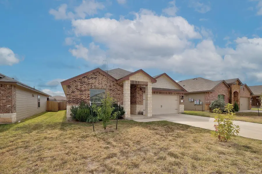 336 Uncle Billy Way, Jarrell, TX 76537 - Image #2