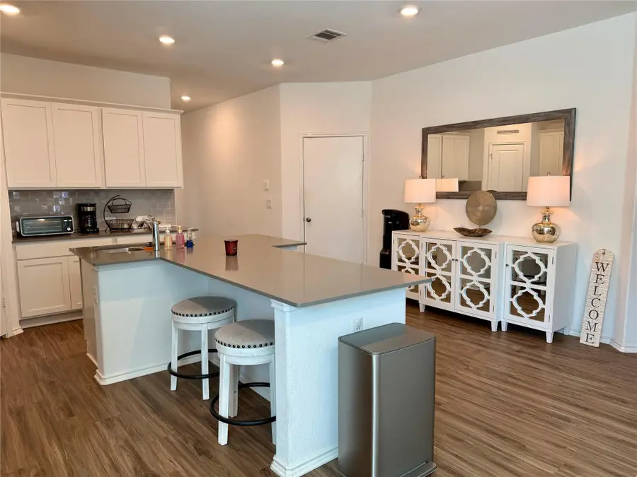 391 Barcelona, Kyle, TX 78640 - Image #3