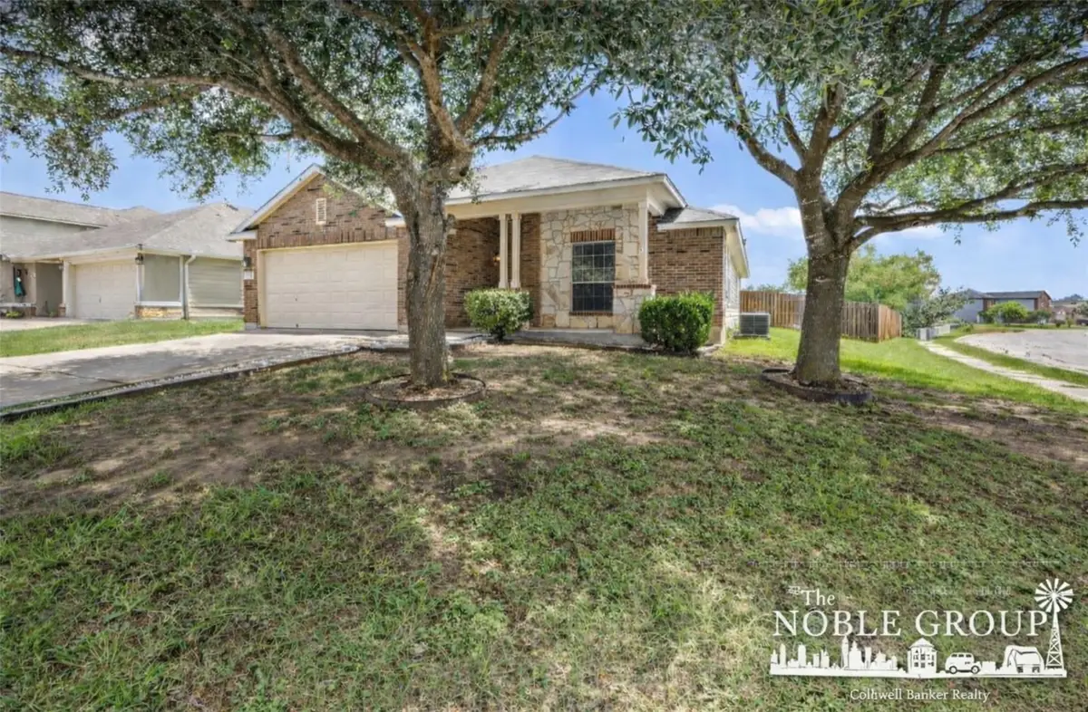 417 Bandara Woods Blvd, Elgin, TX 78621 - #1