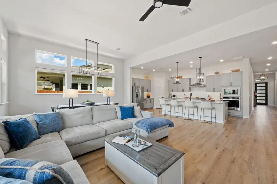 8324 Looksee Ln, Austin, TX 78744 - #2
