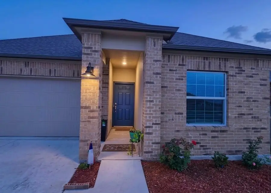 208 Wolf Springs Rd, Georgetown, TX 78628 - #3