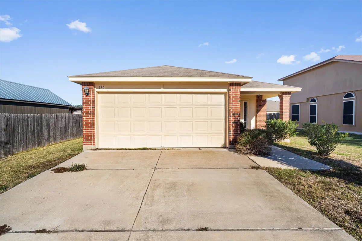 180 Eagle Dr, Luling, TX 78648 - Image #1