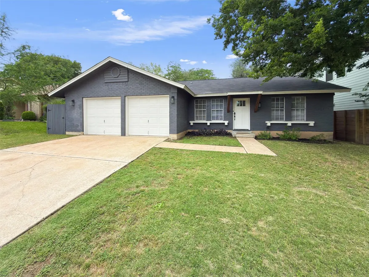 800 Huntingdon Pl, Austin, TX 78745 - #1