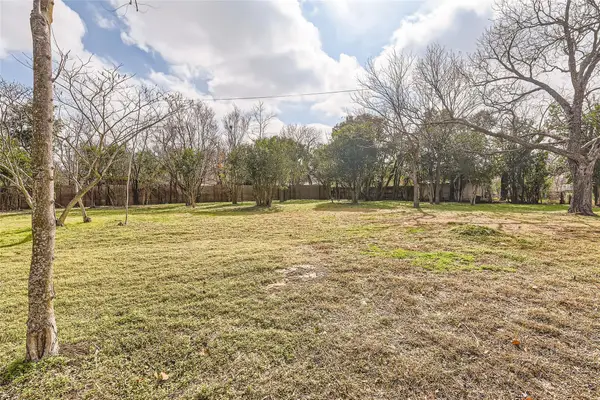 401 Oak Plz, Austin, TX 78753