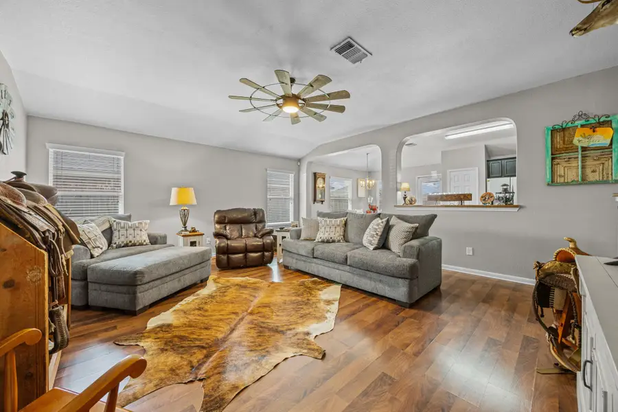 1513 Monte Vista Dr, Lockhart, TX 78644 - #3