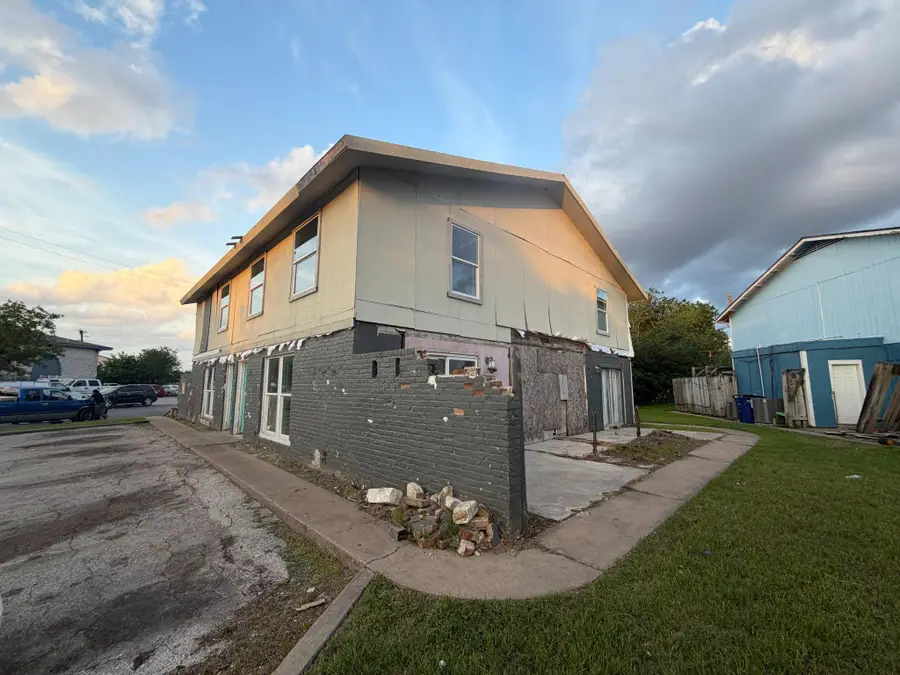 8605 Fireside Dr, Austin, TX 78757 - #2