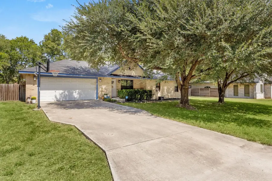 195 Lakeside Dr, Seguin, TX 78155 - Image #2